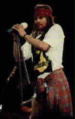 axlqueen4.jpg (9439 bytes)